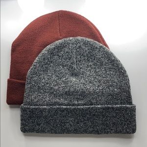 2 beanies